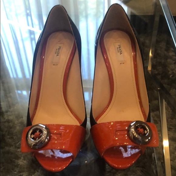 Prada pumps - Picture 2 of 7